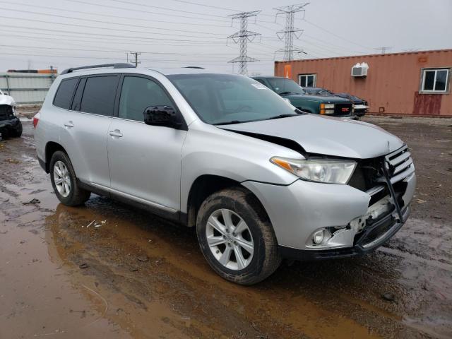 5TDBK3EH1DS251552 - 2013 TOYOTA HIGHLANDER BASE SILVER photo 4