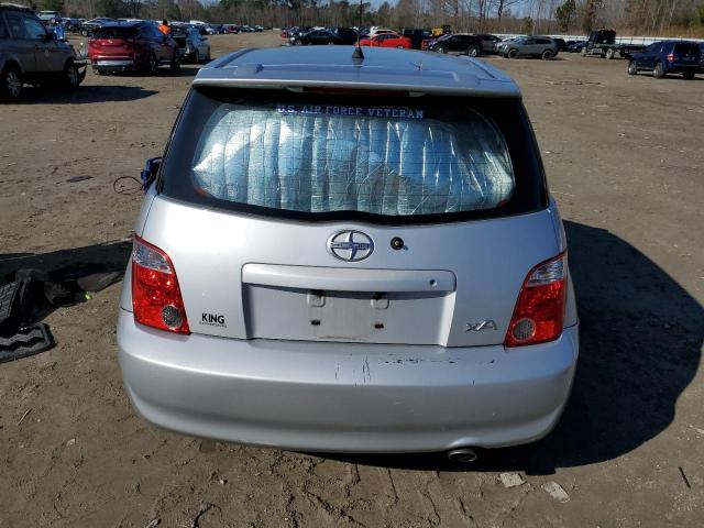 JTKKT624660133012 - 2006 TOYOTA XB SILVER photo 6