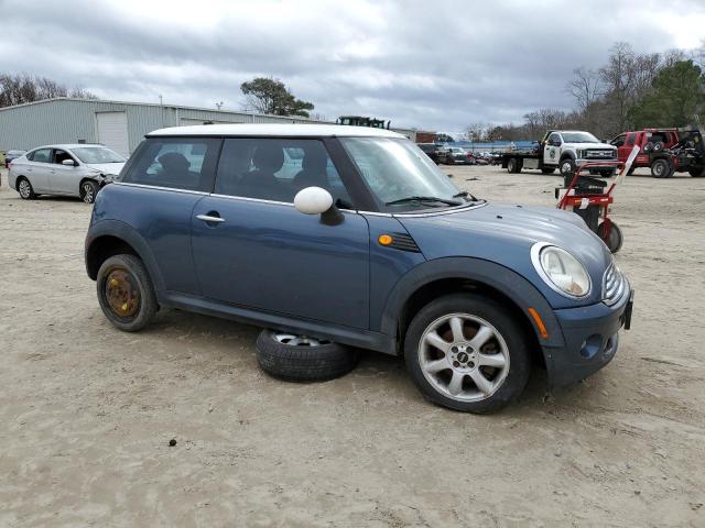 WMWMF3C59ATZ60939 - 2010 MINI COOPER BLUE photo 4