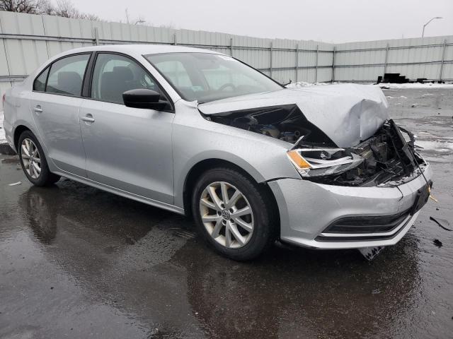 3VWD17AJ3FM406002 - 2015 VOLKSWAGEN JETTA SE SILVER photo 4