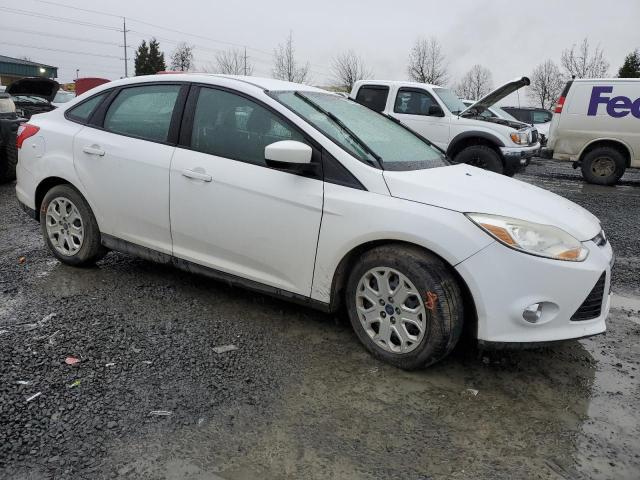 1FAHP3F20CL362833 - 2012 FORD FOCUS SE WHITE photo 4