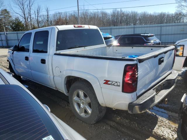 2GCEK13T041342750 - 2004 CHEVROLET SILVERADO K1500 WHITE photo 2