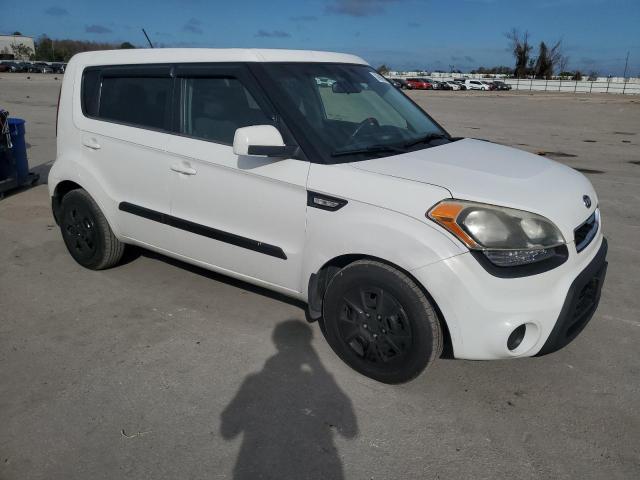 KNDJT2A53C7442882 - 2012 KIA SOUL WHITE photo 4