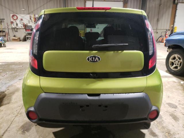 KNDJN2A2XG7827085 - 2016 KIA SOUL GREEN photo 6