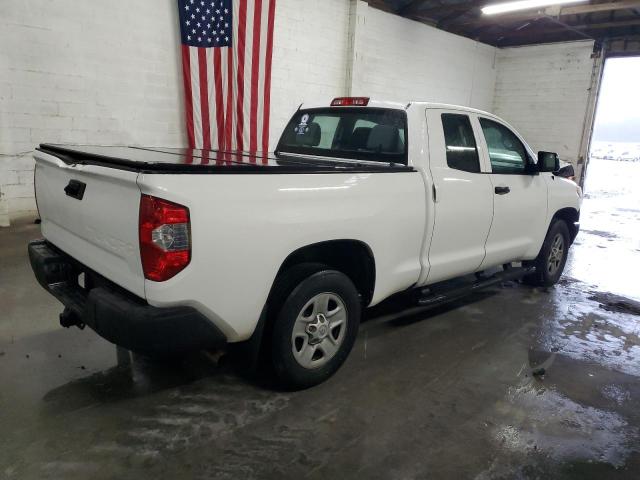 5TFRM5F13HX112013 - 2017 TOYOTA TUNDRA DOUBLE CAB SR/SR5 WHITE photo 3