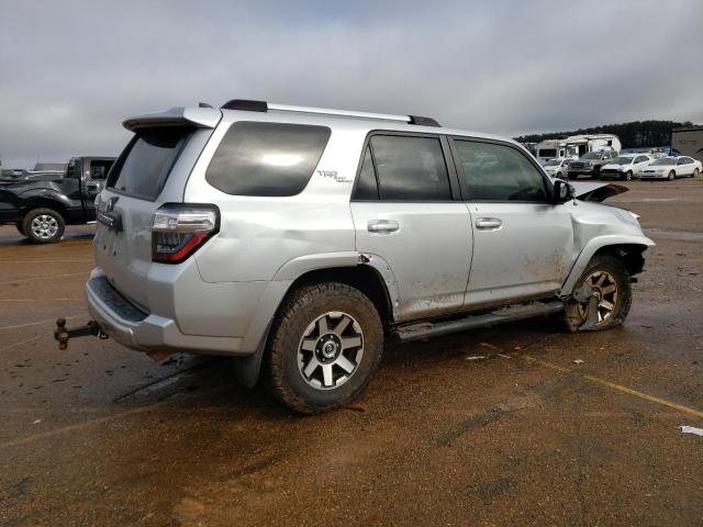 JTEBU5JR1J5521669 - 2018 TOYOTA 4RUNNER SR5/SR5 PREMIUM 银色 照片 3