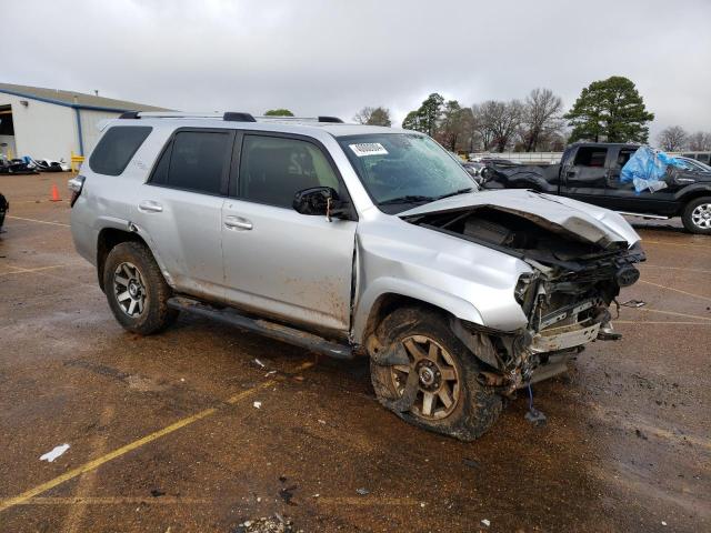 JTEBU5JR1J5521669 - 2018 TOYOTA 4RUNNER SR5/SR5 PREMIUM 银色 照片 4