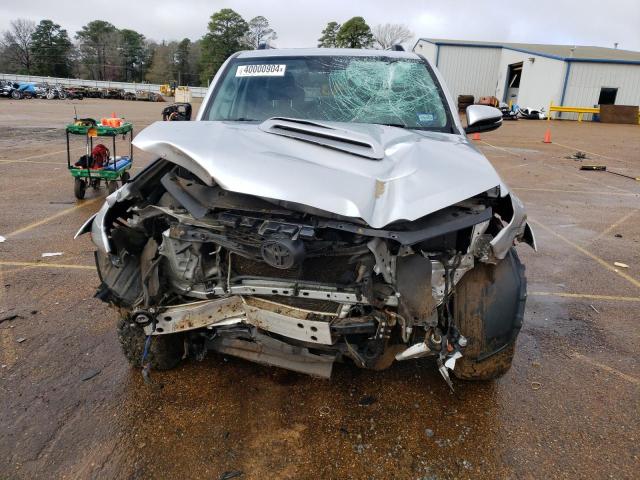JTEBU5JR1J5521669 - 2018 TOYOTA 4RUNNER SR5/SR5 PREMIUM 银色 照片 5