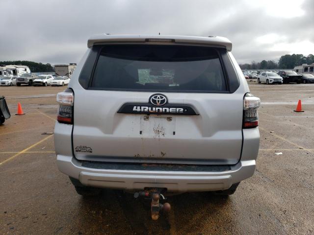 JTEBU5JR1J5521669 - 2018 TOYOTA 4RUNNER SR5/SR5 PREMIUM 银色 照片 6