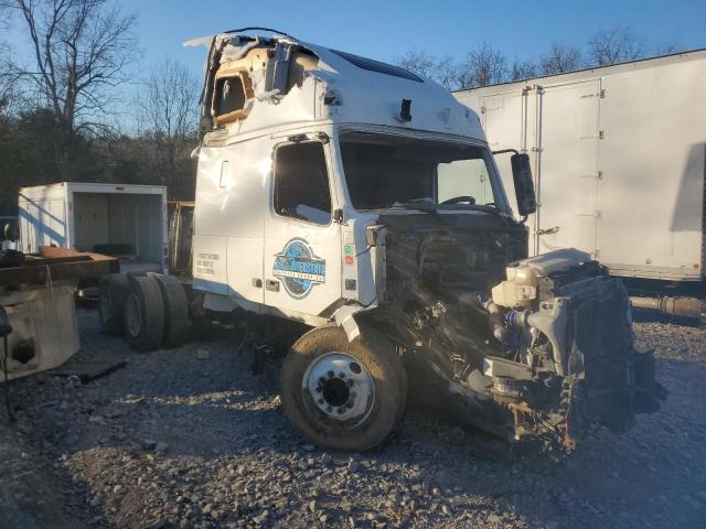 4V4NC9EH7GN938689 - 2016 VOLVO VN VNL WHITE photo 1