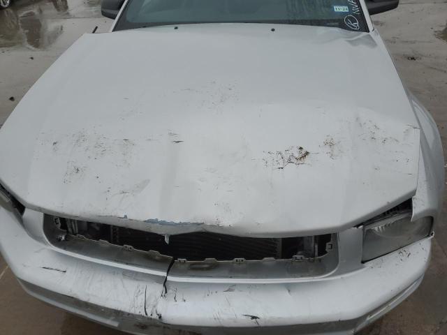 1ZVHT84N285125656 - 2008 FORD MUSTANG WHITE photo 11