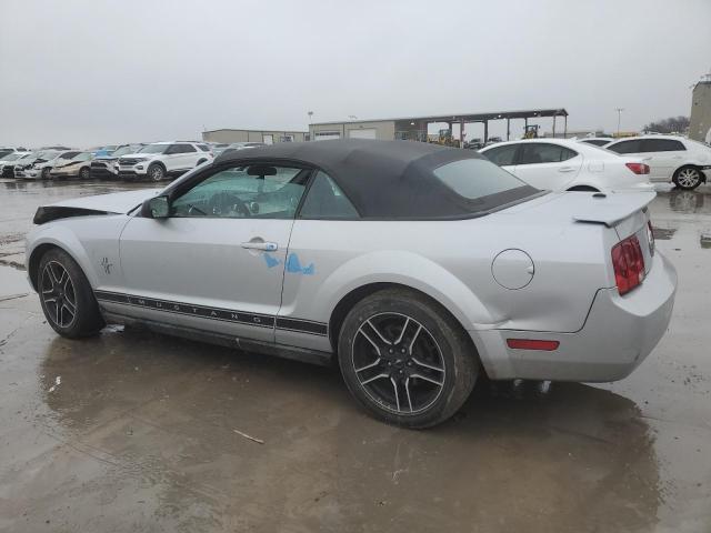 1ZVHT84N285125656 - 2008 FORD MUSTANG WHITE photo 2