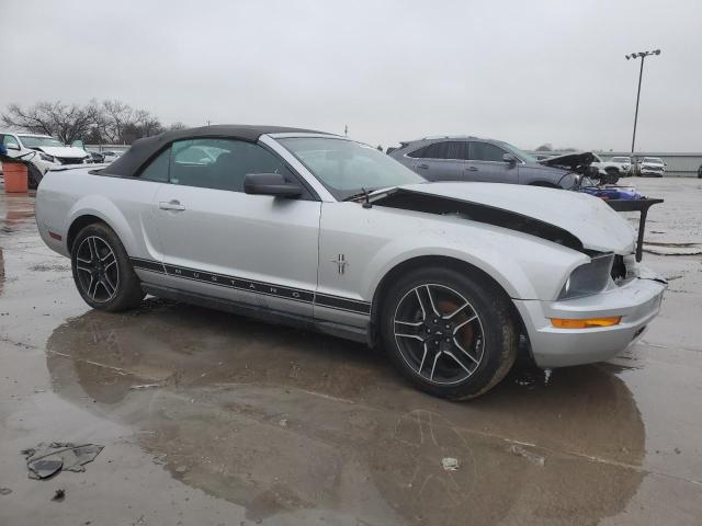 1ZVHT84N285125656 - 2008 FORD MUSTANG WHITE photo 4