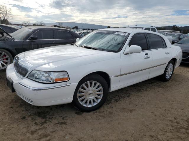 1LNHM81W24Y677238 - 2004 LINCOLN TOWN CAR EXECUTIVE WHITE photo 1