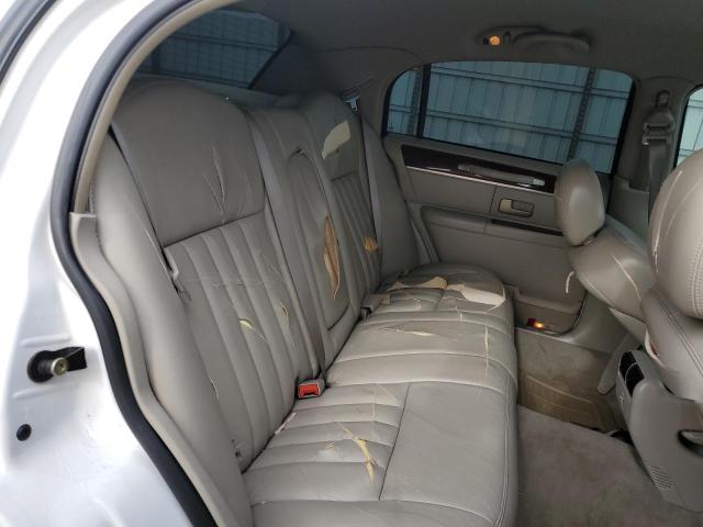 1LNHM81W24Y677238 - 2004 LINCOLN TOWN CAR EXECUTIVE WHITE photo 10