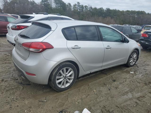 KNAFK5A84H5670765 - 2017 KIA FORTE LX SILVER photo 3