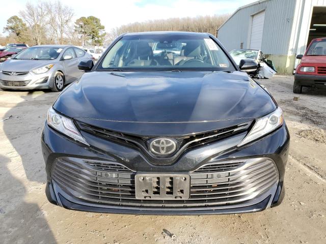 4T1B11HK6JU032555 - 2018 TOYOTA CAMRY L BLACK photo 5