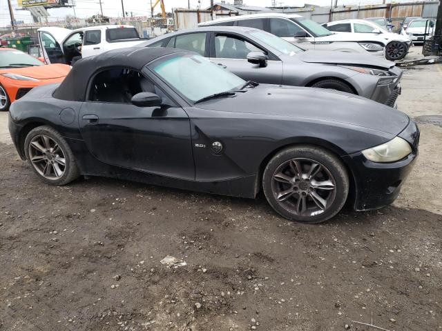 4USBT53555LU10622 - 2005 BMW Z4 3.0 BLACK photo 4