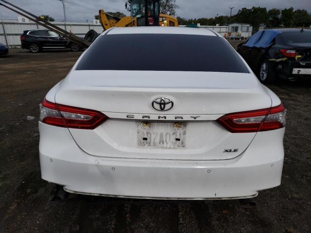 4T1B11HK4JU523772 - 2018 TOYOTA CAMRY L WHITE photo 6