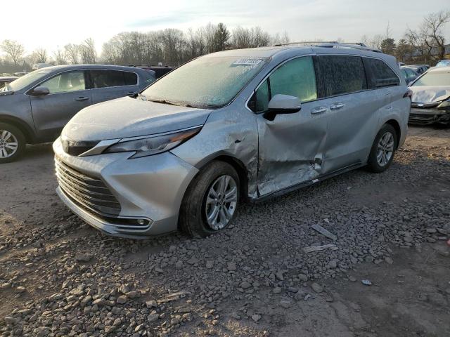 5TDESKFC0MS011466 - 2021 TOYOTA SIENNA LIM SILVER photo 1