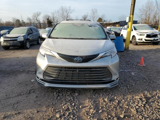 5TDESKFC0MS011466 - 2021 TOYOTA SIENNA LIM SILVER photo 5