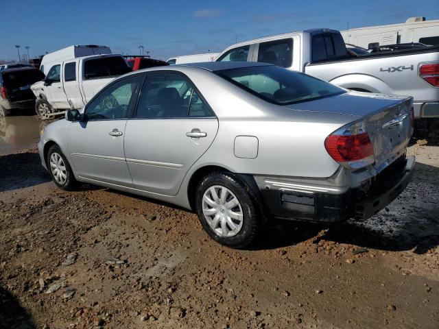 4T1BE32K95U038686 - 2005 TOYOTA CAMRY LE SILVER photo 2