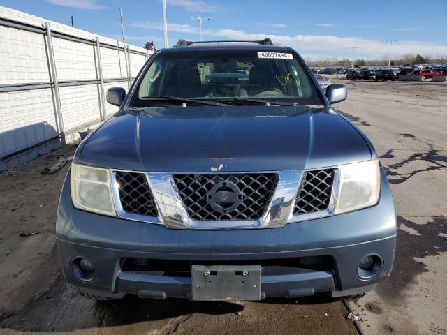 5N1AR18U25C766711 - 2005 NISSAN PATHFINDER LE BLUE photo 5