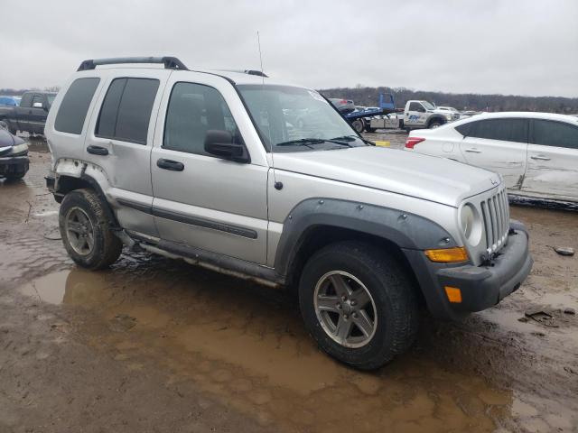 1J4GK38K76W101049 - 2006 JEEP LIBERTY RENEGADE SILVER photo 4