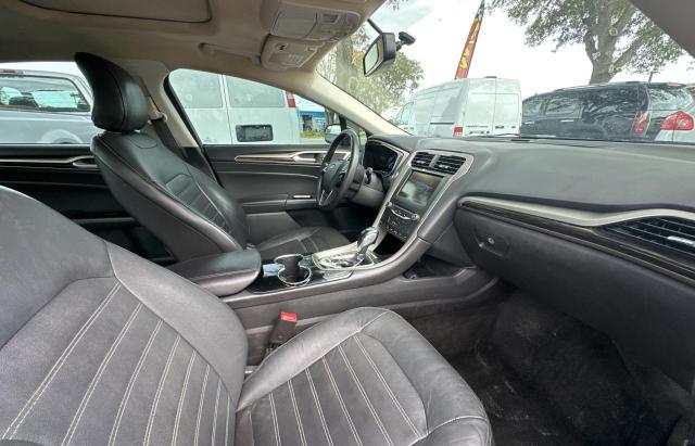 3FA6P0HD3FR219921 - 2015 FORD FUSION SE GRAY photo 5