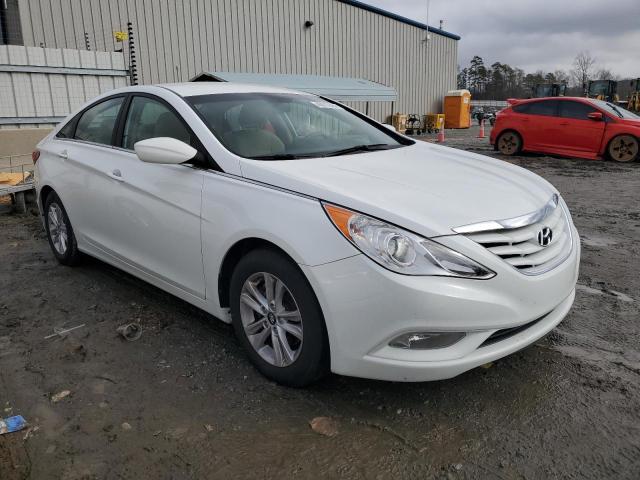 5NPEB4AC4DH757170 - 2013 HYUNDAI SONATA GLS WHITE photo 4