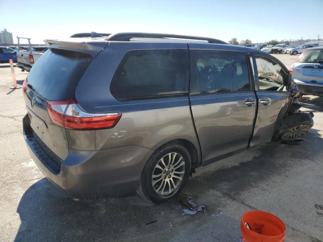 5TDYZ3DC8JS954797 - 2018 TOYOTA SIENNA XLE GRAY photo 3