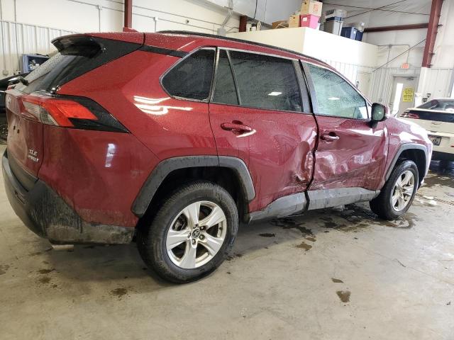 4T3RWRFV0LU002229 - 2020 TOYOTA RAV4 XLE MAROON photo 3