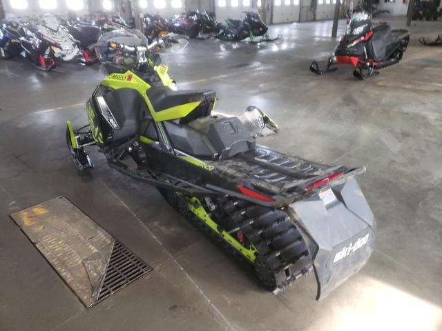 2BPSUWJE4JV000169 - 2018 SKI DOO RENEGADE GREEN photo 3