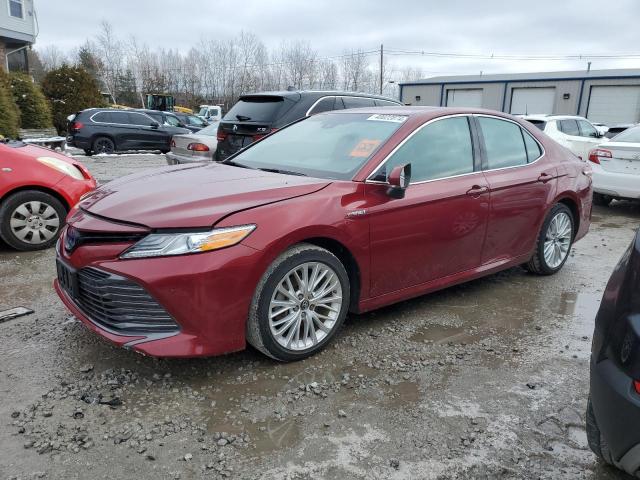 4T1B21HK2JU504456 - 2018 TOYOTA CAMRY HYBRID RED photo 1