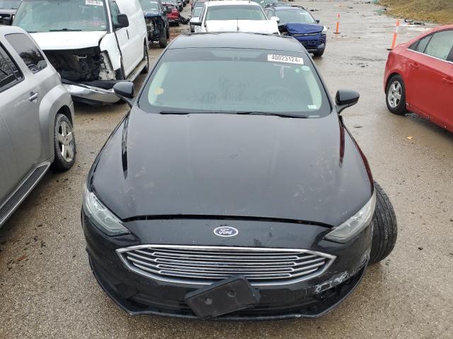 3FA6P0HD1HR129198 - 2017 FORD FUSION SE BLACK photo 5