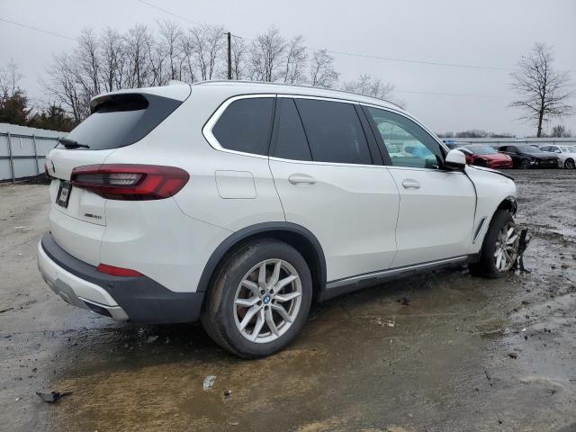 5UXCR6C05N9L23642 - 2022 BMW X5 XDRIVE40I WHITE photo 3