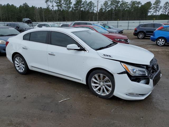 1G4GB5G3XGF141022 - 2016 BUICK LACROSSE WHITE photo 4