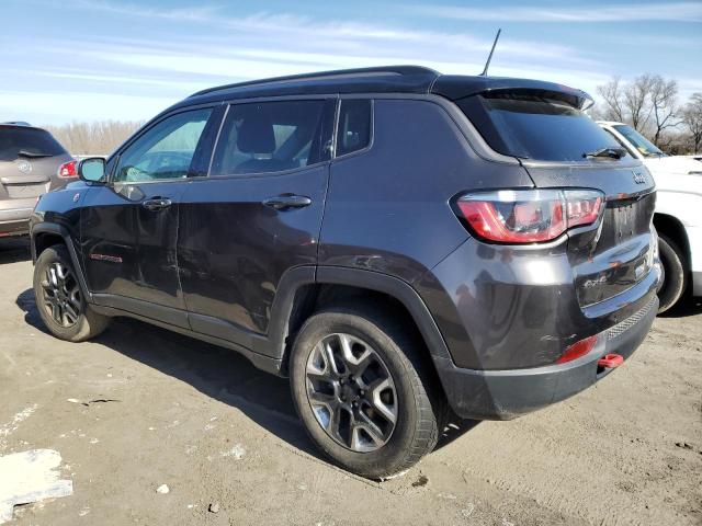 3C4NJDDB0JT210284 - 2018 JEEP COMPASS TRAILHAWK GRAY photo 2