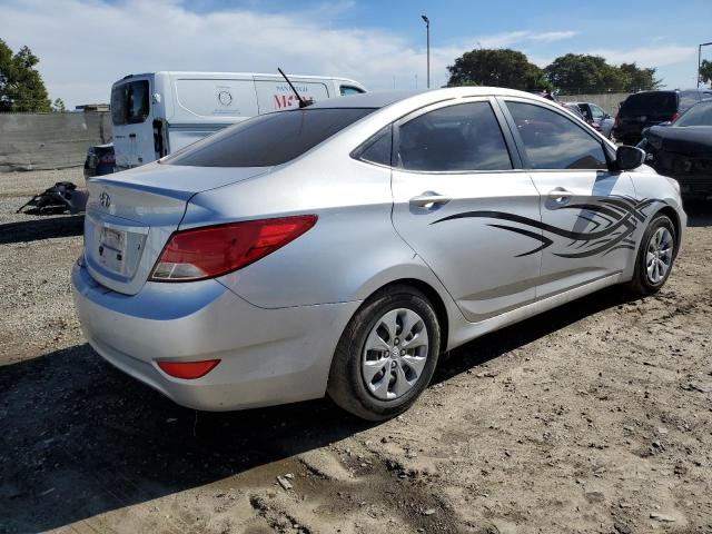 KMHCT4AE5HU172840 - 2017 HYUNDAI ACCENT SE SILVER photo 3