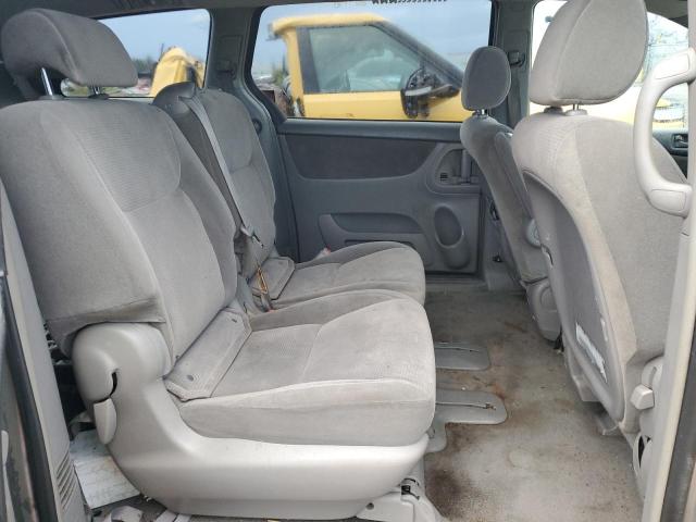 5TDZA23C14S221082 - 2004 TOYOTA SIENNA CE SILVER photo 10