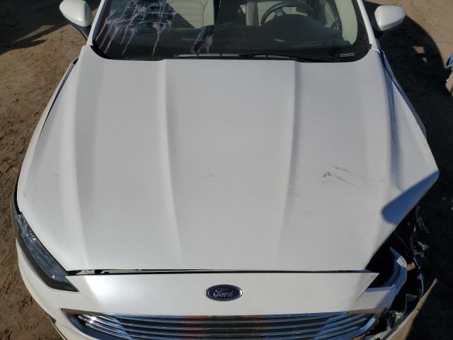 3FA6P0HD9LR261425 - 2020 FORD FUSION SE WHITE photo 11