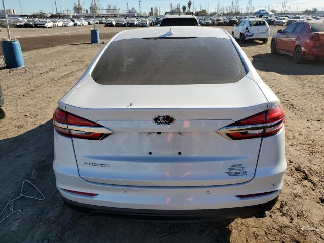 3FA6P0HD9LR261425 - 2020 FORD FUSION SE WHITE photo 6