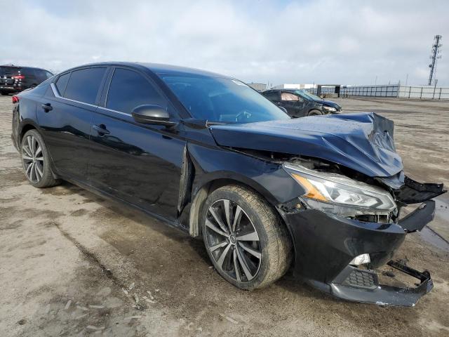 1N4BL4CV5KC199682 - 2019 NISSAN ALTIMA SR BLACK photo 4