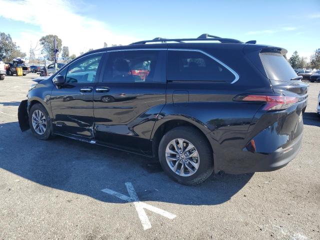 5TDYRKEC6MS056518 - 2021 TOYOTA SIENNA XLE BLACK photo 2