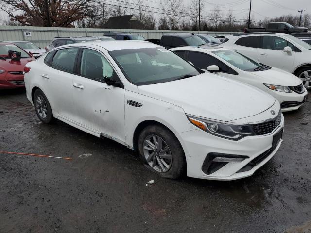 5XXGT4L31KG281956 - 2019 KIA OPTIMA LX WHITE photo 4