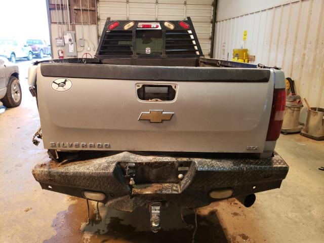 1GCHK33658F106726 - 2008 CHEVROLET SILVERADO K3500 SILVER photo 6