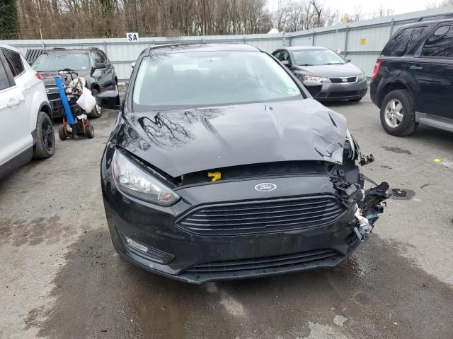 1FADP3FE3JL318721 - 2018 FORD FOCUS SE BLACK photo 5