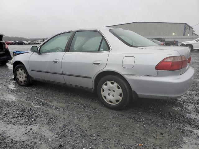 1HGCG5644YA038399 - 2000 HONDA ACCORD LX GRAY photo 2