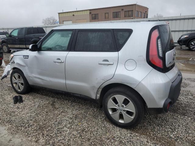 KNDJN2A23F7782649 - 2015 KIA SOUL SILVER photo 2