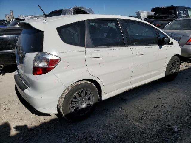 JHMGE8H62BS005231 - 2011 HONDA FIT SPORT WHITE photo 3